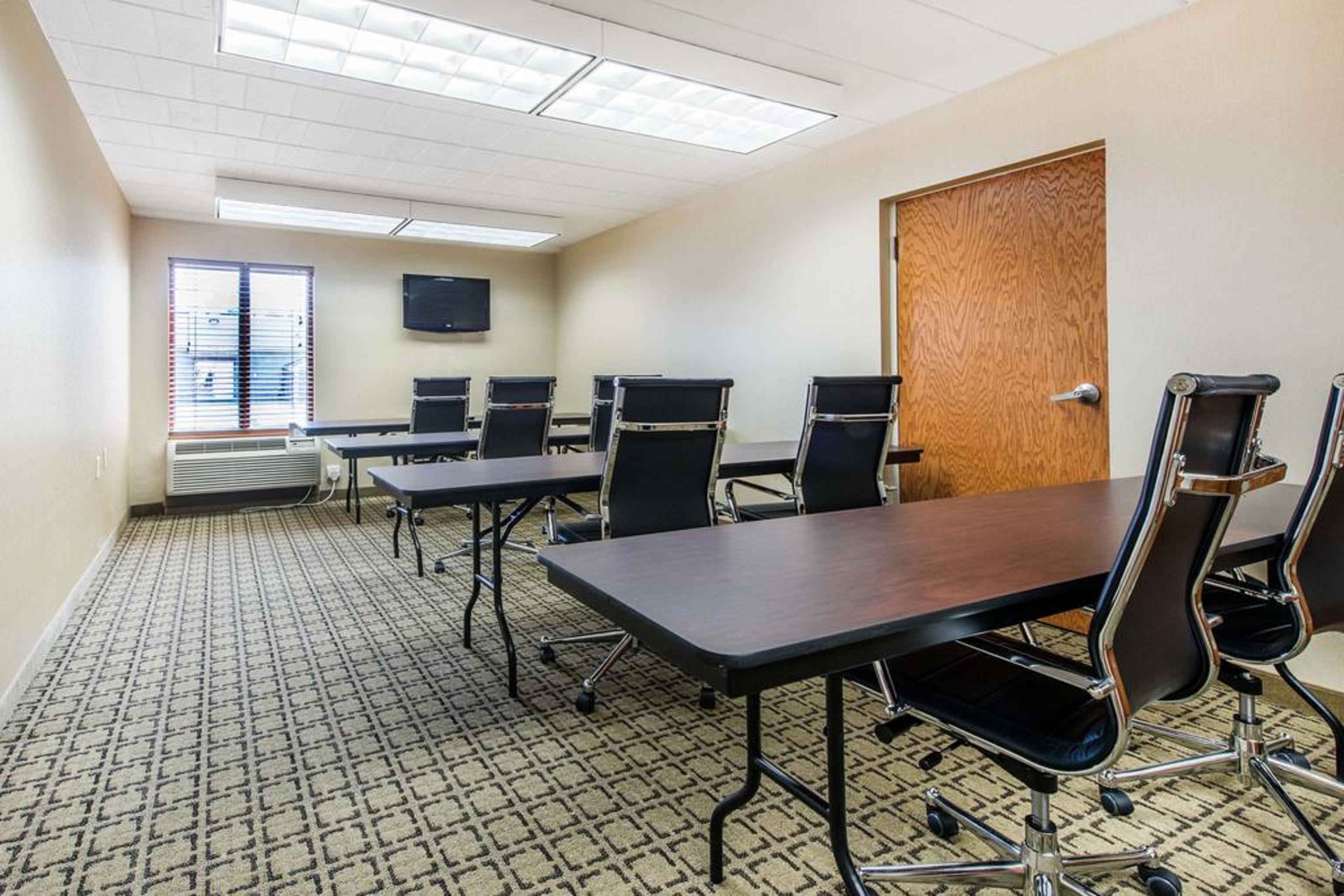 Clarion Inn Cranberry Township Εξωτερικό φωτογραφία
