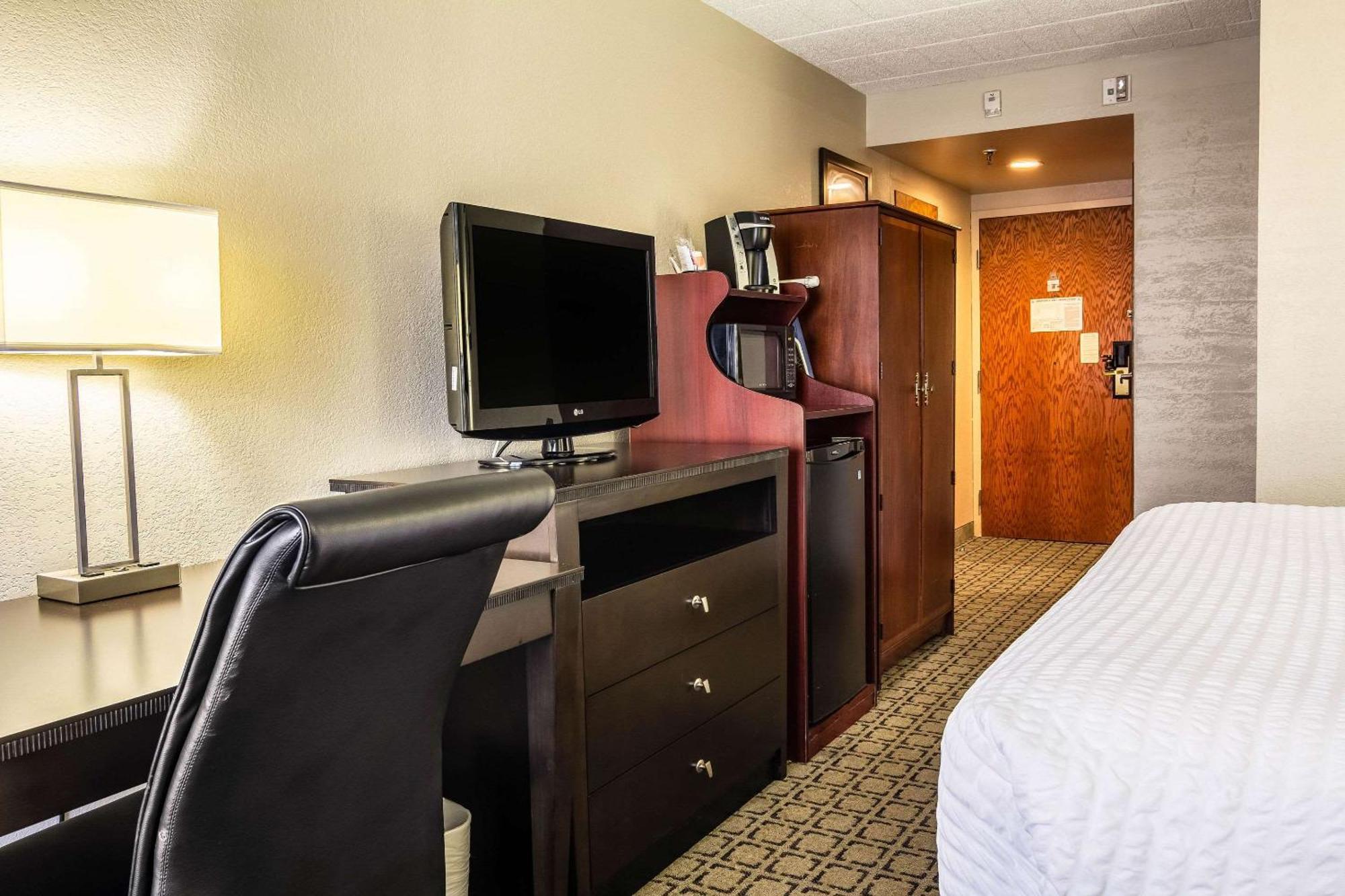 Clarion Inn Cranberry Township Εξωτερικό φωτογραφία