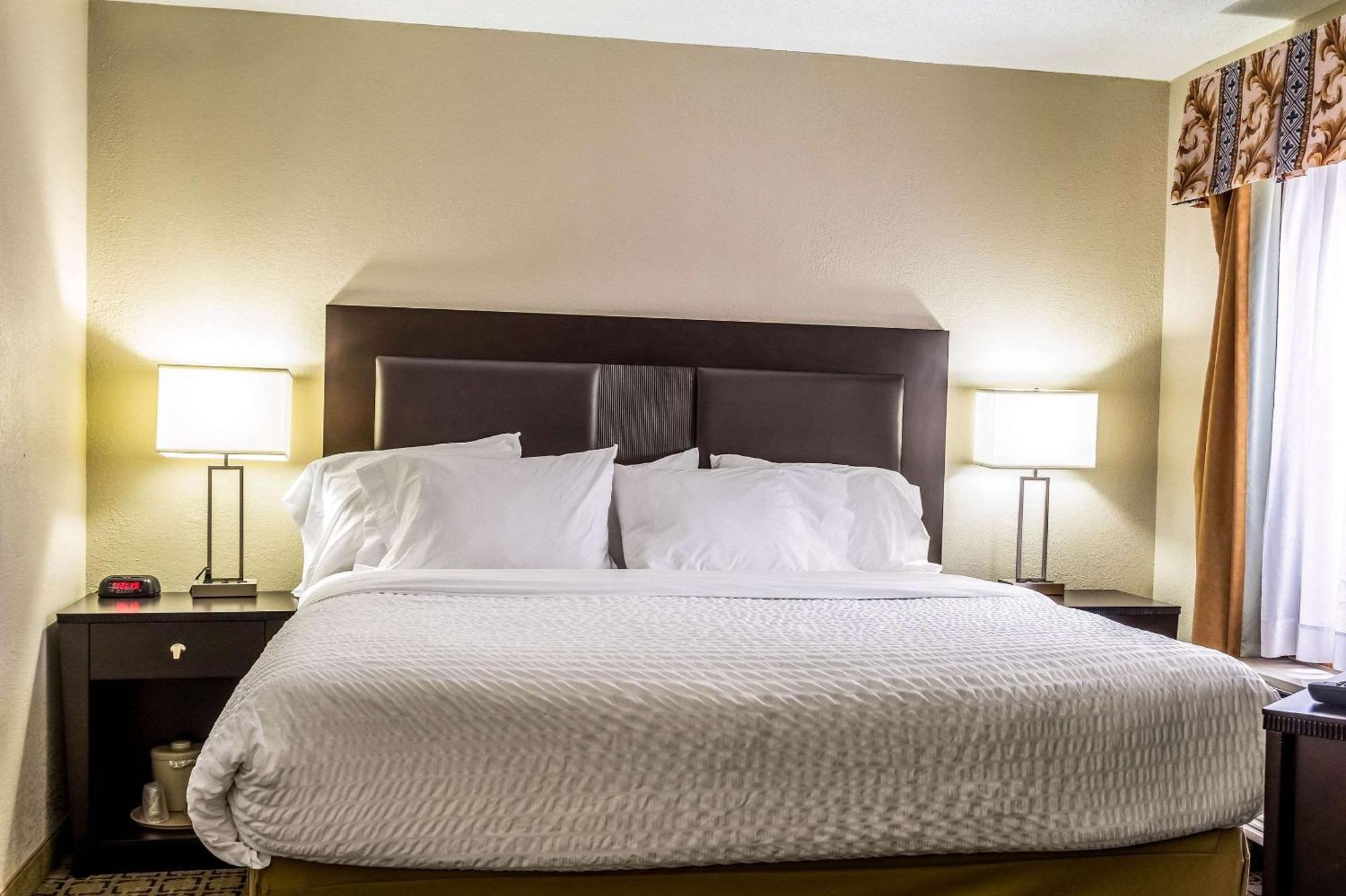 Clarion Inn Cranberry Township Εξωτερικό φωτογραφία