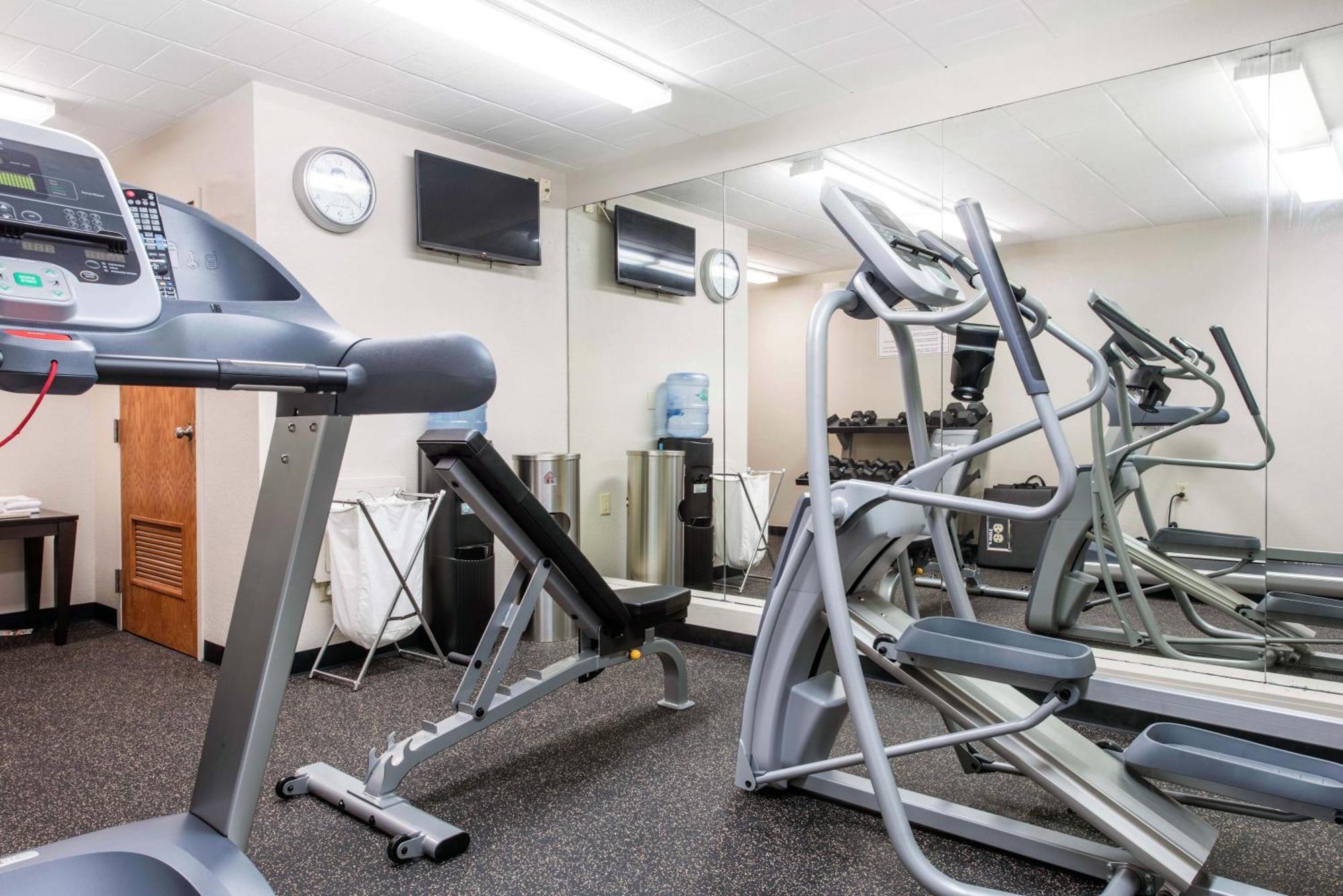 Clarion Inn Cranberry Township Εξωτερικό φωτογραφία