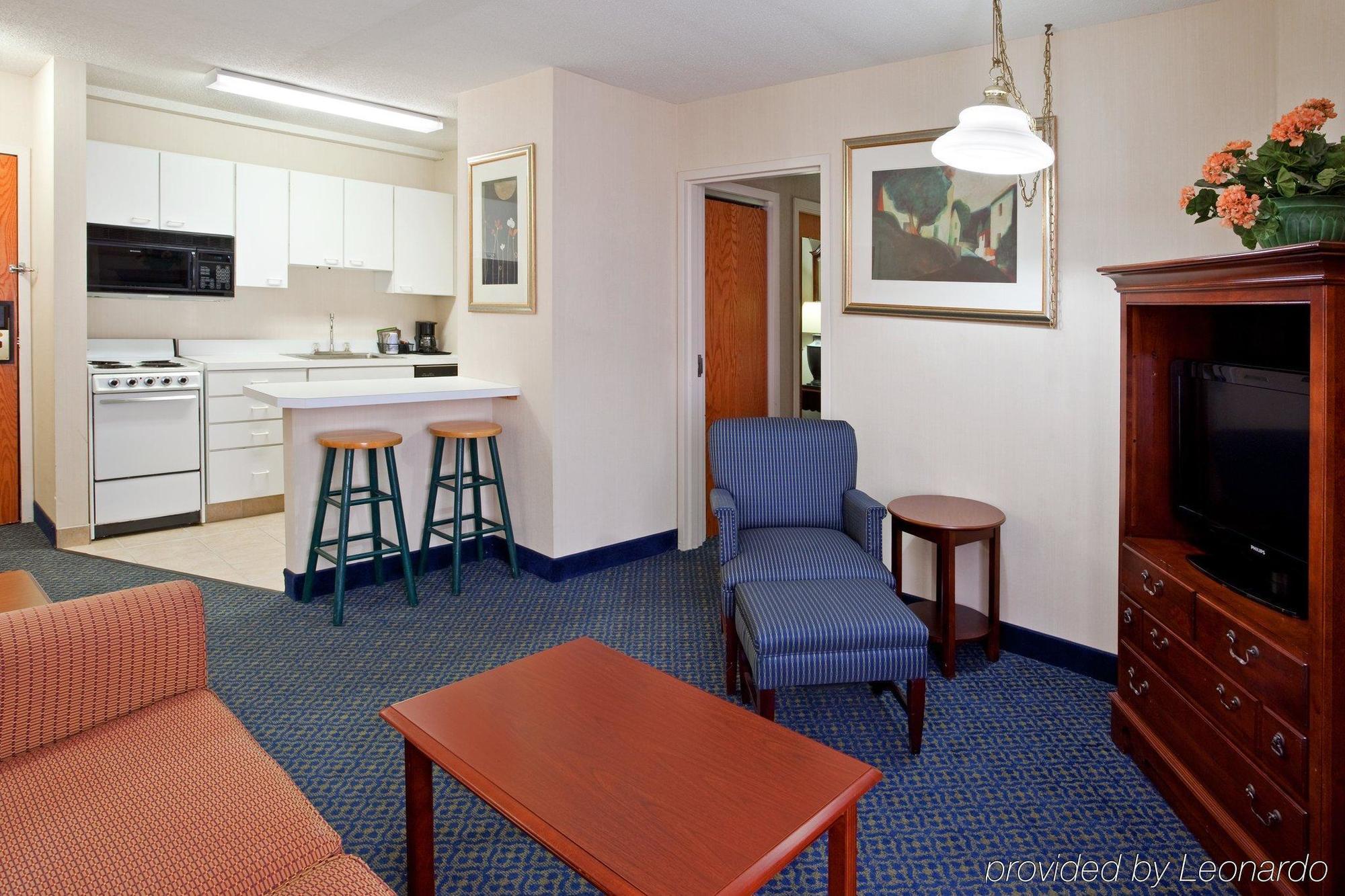 Clarion Inn Cranberry Township Δωμάτιο φωτογραφία